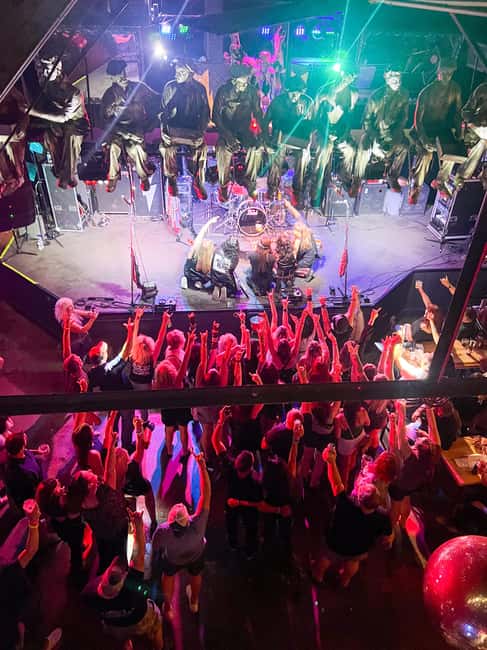 Nashville: Live Music Bar Crawl with Local Artists - Who should book this Nashville music crawl?