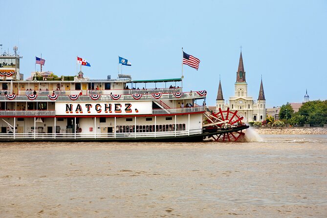 New Orleans City Tour and Steamboat Natchez Harbor Jazz Cruise - The two-hour Mississippi River cruise