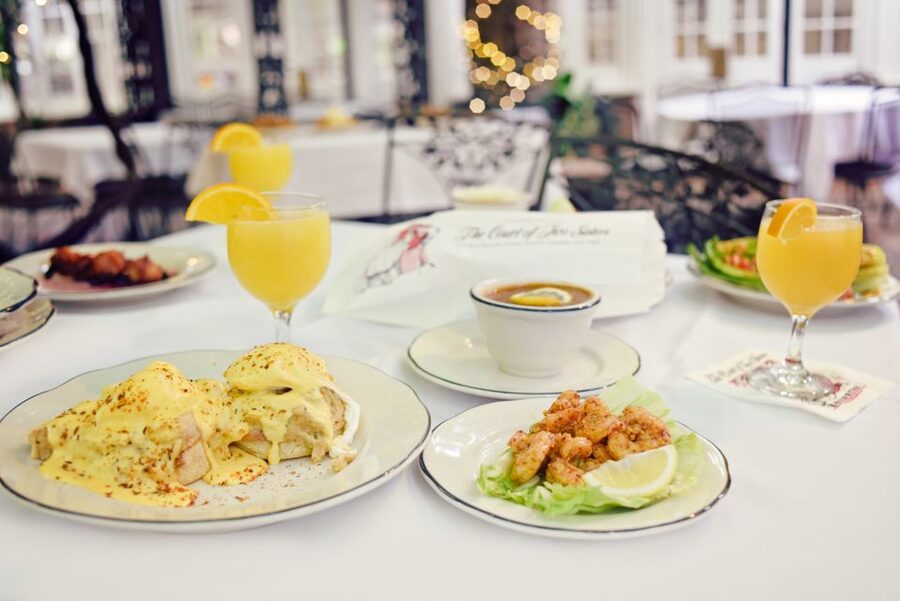 New Orleans: 'Court of Two Sisters' Jazz Brunch Buffet - The 9 to 11:30 breakfast spread