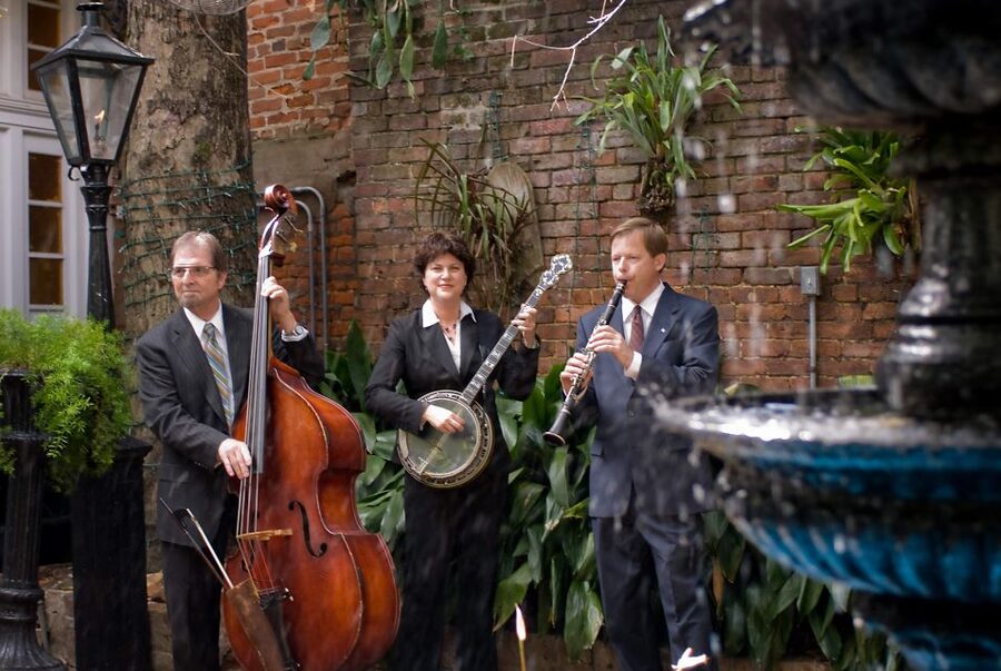 New Orleans: 'Court of Two Sisters' Jazz Brunch Buffet - After 11:30, the buffet turns toward lunch