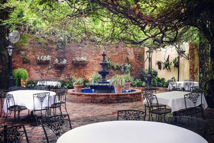 New Orleans: 'Court of Two Sisters' Jazz Brunch Buffet - How the jazz fits the meal