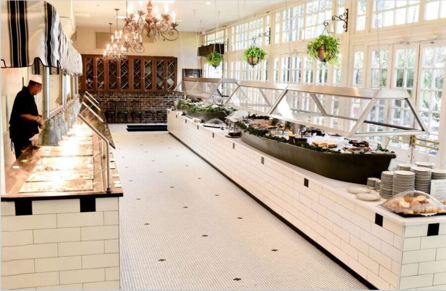 New Orleans: 'Court of Two Sisters' Jazz Brunch Buffet - Getting seated with a voucher