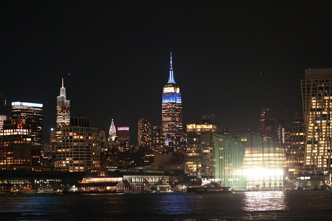 New York City Dinner Cruise on Luxury Yacht with Live Music - Brooklyn Bridge Park and the return to Pier 36