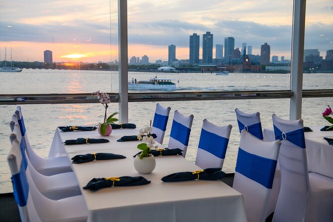 New York City Dinner Cruise on Luxury Yacht with Live Music - Problems to prepare for before you book