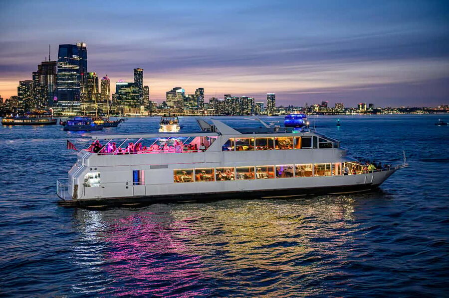 New York City: Gourmet Dinner Cruise with Live Music - Sunset Near the Statue of Liberty
