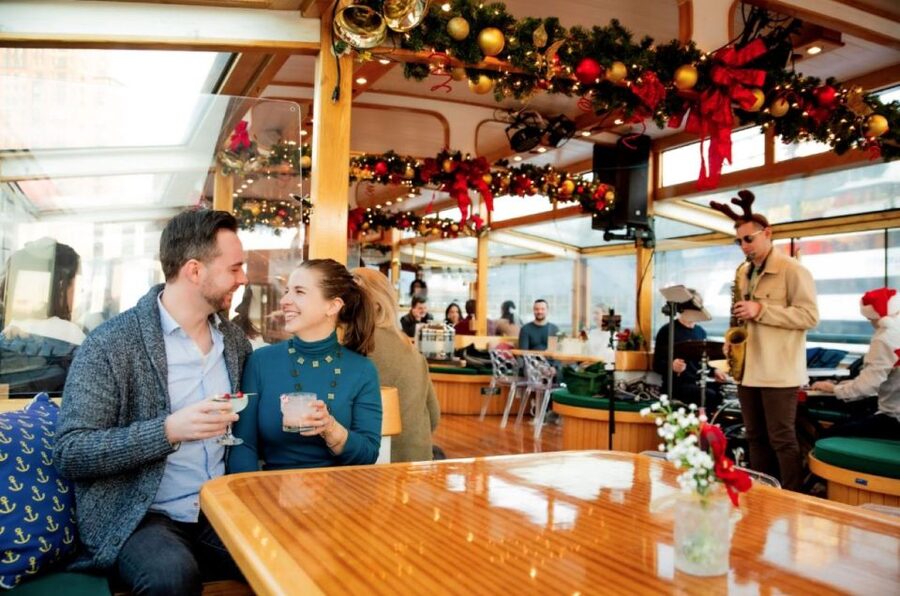 New York City: Holiday Jazz Classic Motor Yacht Cruise - The New York sights from the Hudson