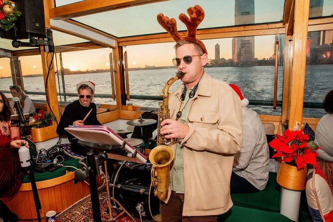 New York Harbor Live Holiday Jazz Cruise - A quiet holiday evening on New York Harbor