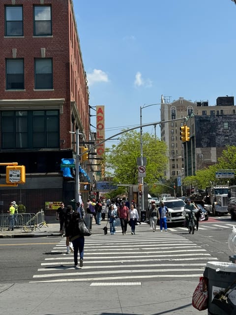 NEW YORK HARLEM GOSPEL WALKING - Finishing with a one-hour Baptist service