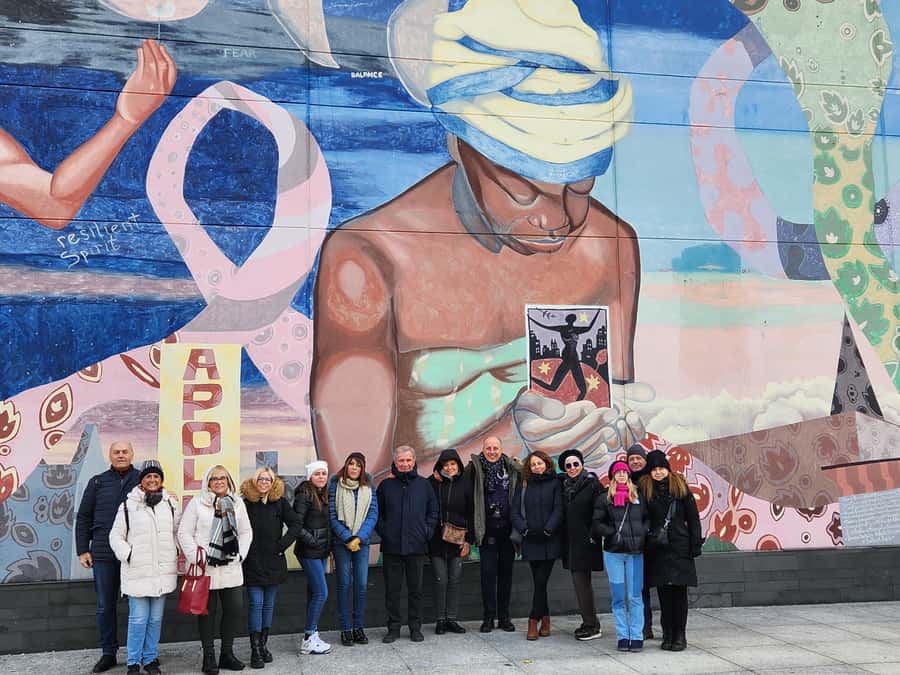 New York: Harlem Tour and Sunday Gospel Mass - Walking through Harlem’s murals and music