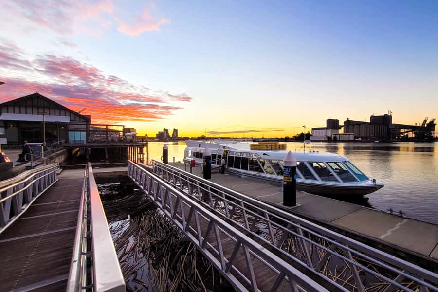 Newcastle: Harbour Dinner Cruise with Live Music - Key points to know before booking