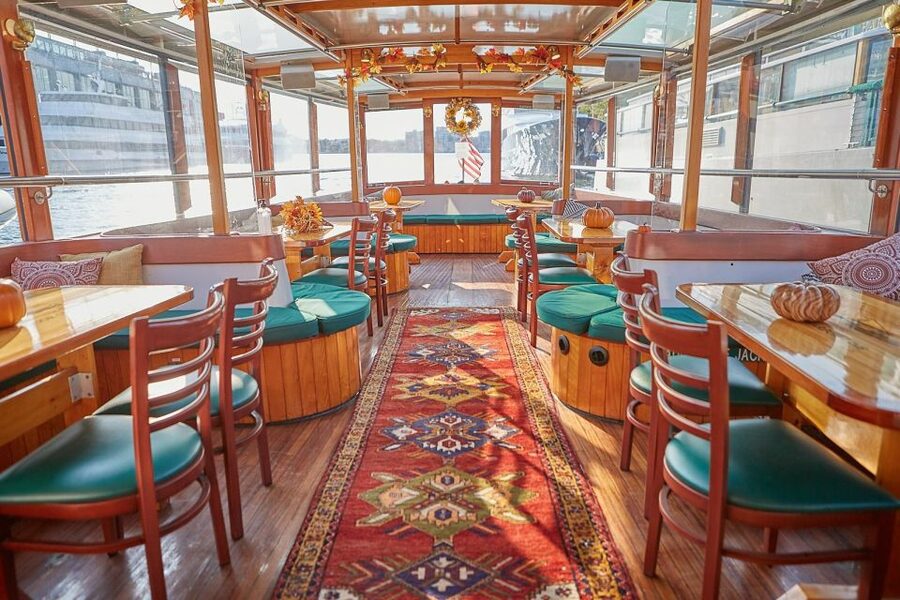 NYC: Evening Jazz Cruise on the Yacht Manhattan - Who should book the Yacht Manhattan?