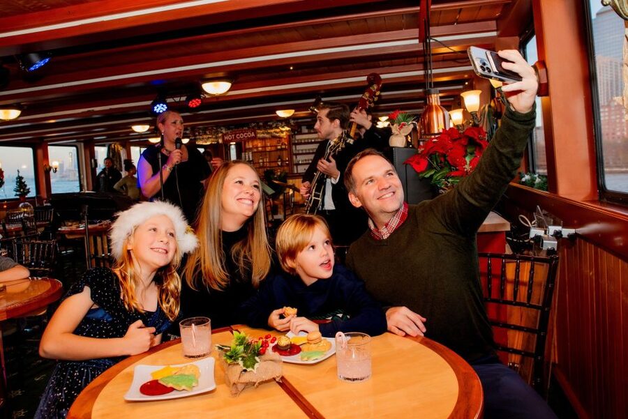 NYC: Holiday Yacht Cruise with Jazz, Cocoa & Carols - A Christmas cruise with a real New York view