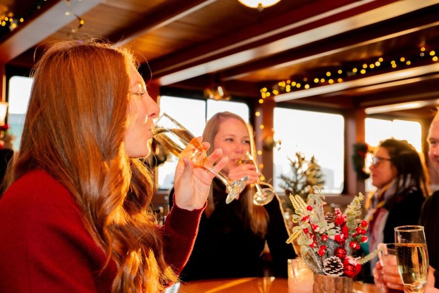 NYC: Holiday Yacht Cruise with Jazz, Cocoa & Carols - Inside Manhattan or Manhattan II