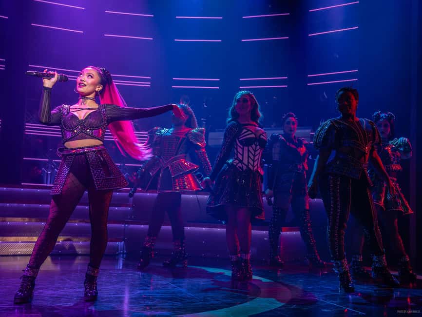 NYC: SIX the Musical on Broadway - Why the all-female band matters