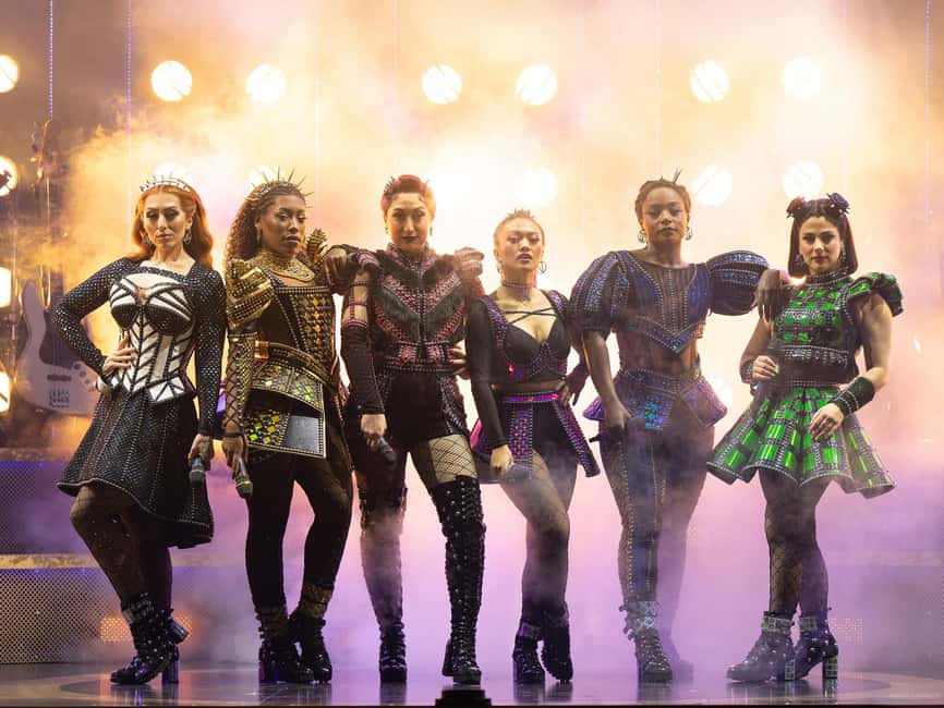 NYC: SIX the Musical on Broadway - What happens during the 80-minute show