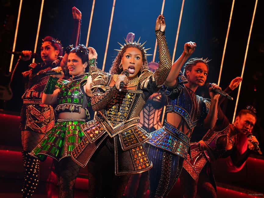 NYC: SIX the Musical on Broadway - The music is the main event