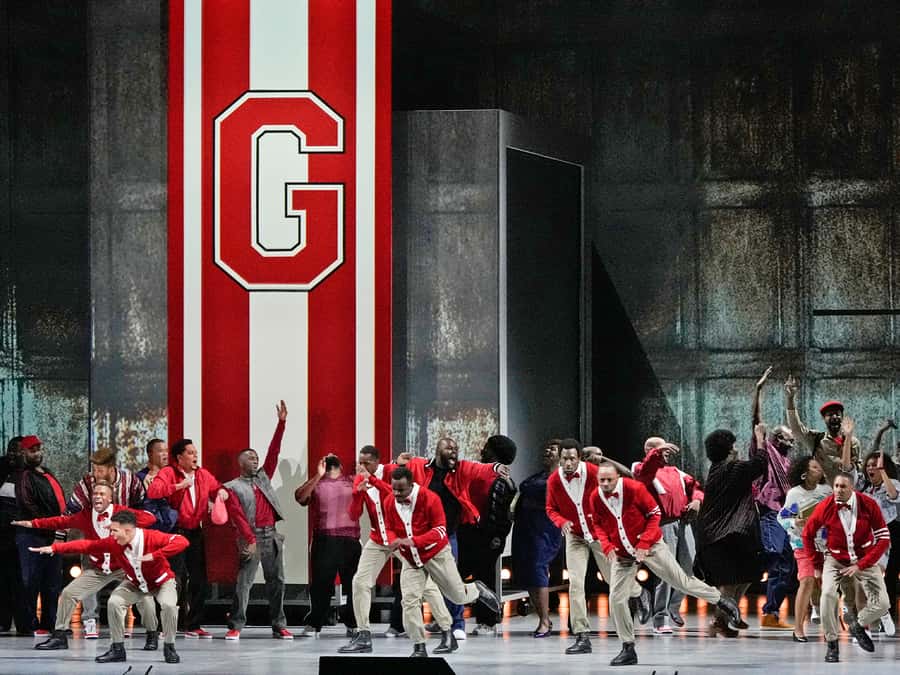 NYC: The Metropolitan Opera Tickets - Language help and following the story