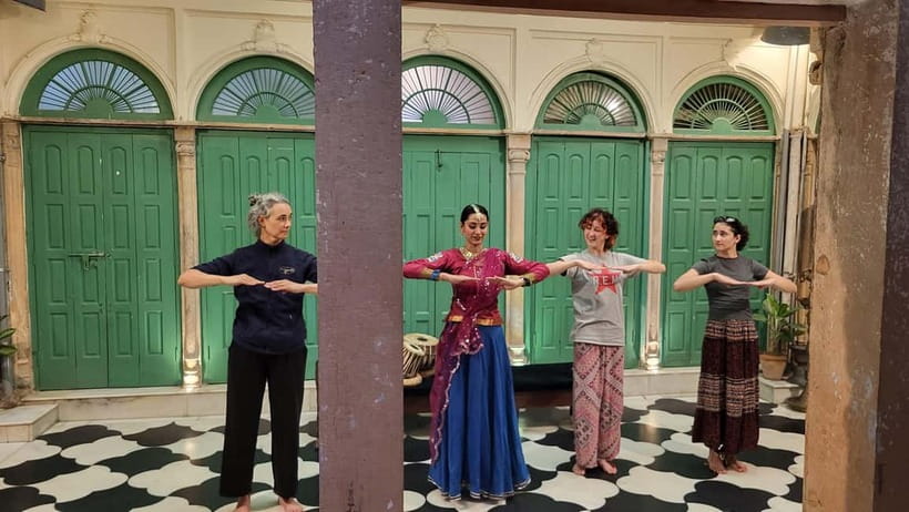 Old Delhi Haveli with live Classical dance, music & cuisine - Entering the first restored haveli