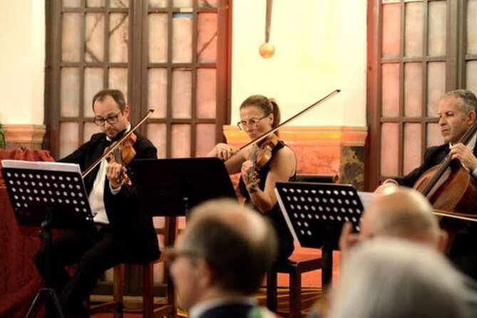 Opera Concert in Verona Palace with Prosecco - The 60-minute program: arias, duets, and piano