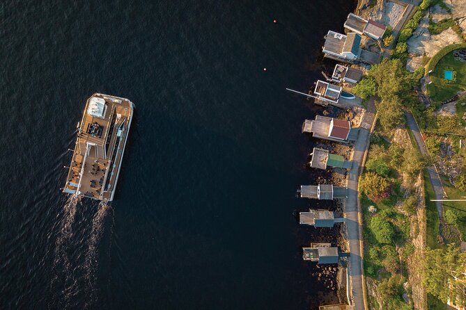 Oslo fjord 3-Course Dinner Cruise with Live Music - At a glance