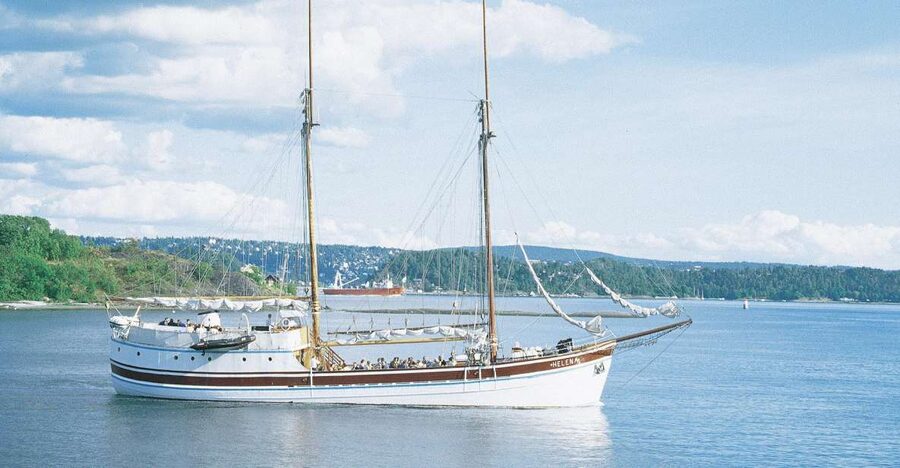 Oslo: Oslo Fjord Cruise with Live Jazz Music & Shrimp Buffet - A wooden ship with a slower rhythm