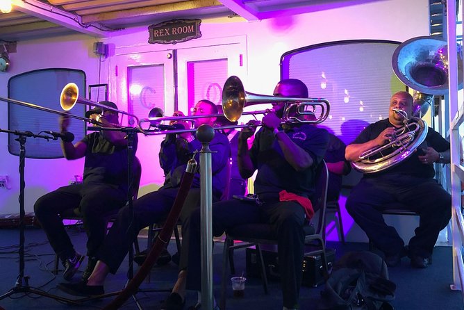 Paddlewheeler Creole Queen Jazz Dinner Cruise in New Orleans - Boarding at 6:30 p.m. and leaving at 7 p.m.