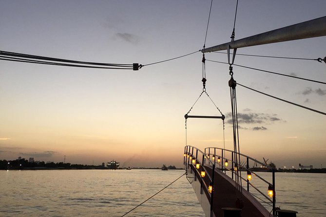 Paddlewheeler Creole Queen Jazz Dinner Cruise in New Orleans - What comes with the Creole buffet