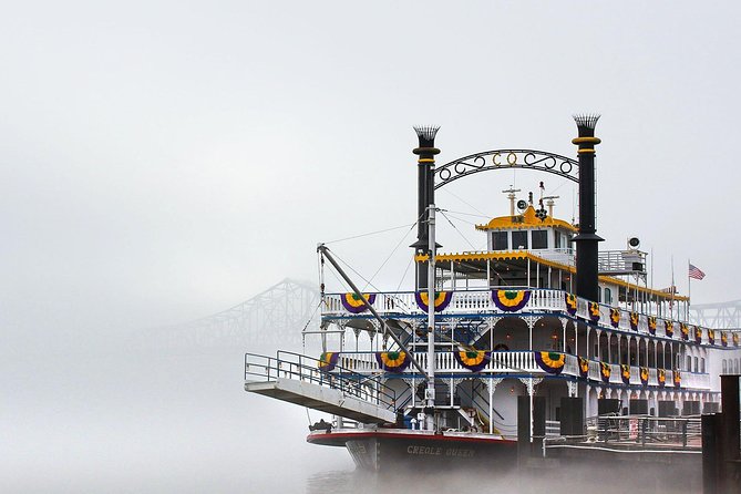 Paddlewheeler Creole Queen Jazz Dinner Cruise in New Orleans - Buying drinks and finding the best views