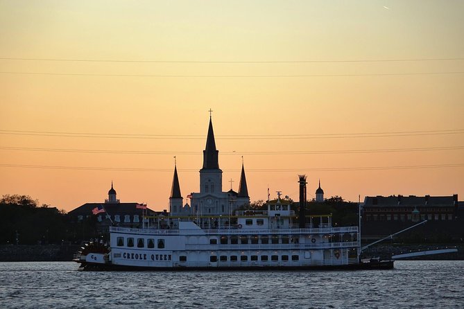 Paddlewheeler Creole Queen Jazz Dinner Cruise in New Orleans - Live jazz, dancing, and the onboard mood