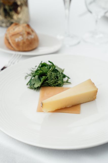Paris: 4-Course Dinner Cruise on Seine River with Live Music - Who should book this dinner cruise?