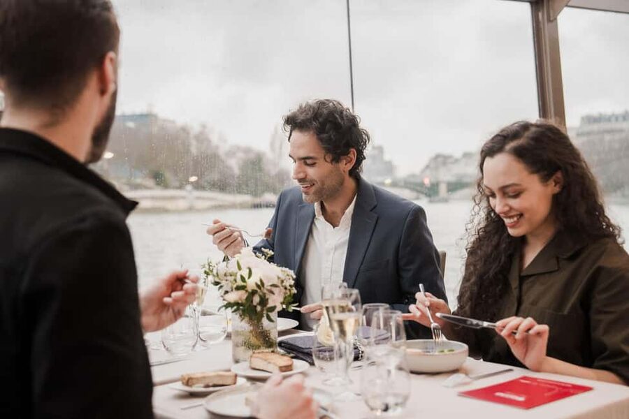 Paris: 4-Course Dinner Cruise on Seine River with Live Music - Food, drinks, and the onboard atmosphere