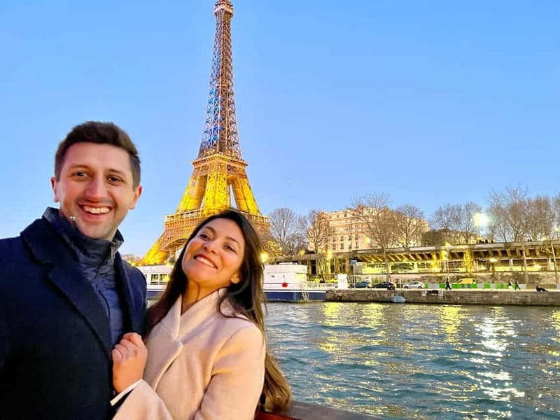 Paris: Day or Evening River Cruise with Musical Ambiance - Starting at the Eiffel Tower and finding Pier 3