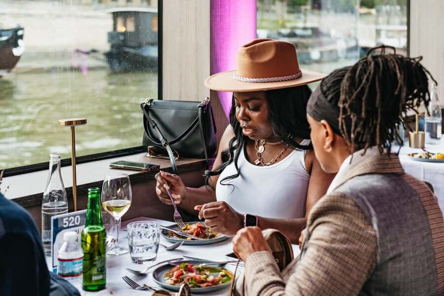 Paris: Gourmet Dinner Cruise on Seine River with Live Music - Three courses, seasonal cooking, and realistic expectations