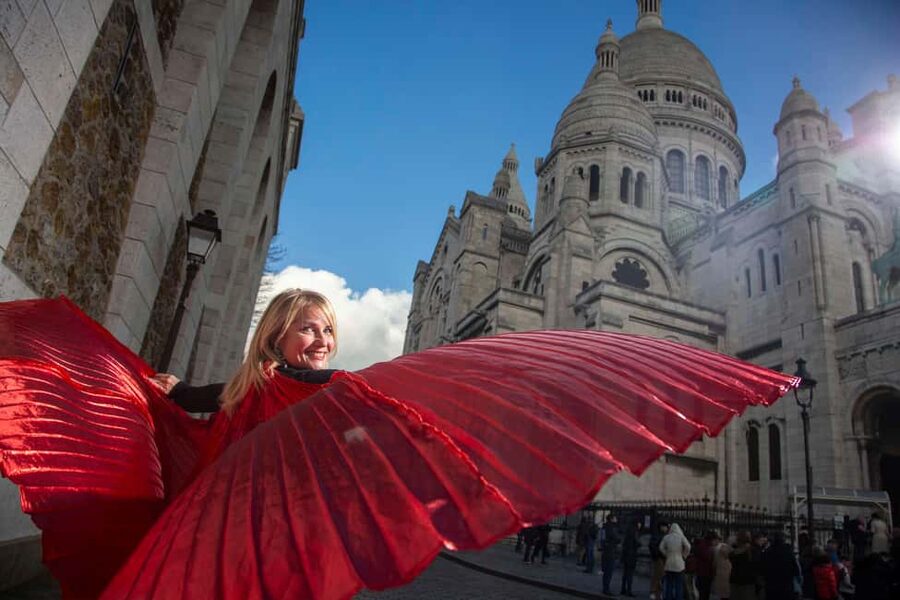 Paris: Opera Singer Guide in Montmartre - Stories of the Republic of Montmartre