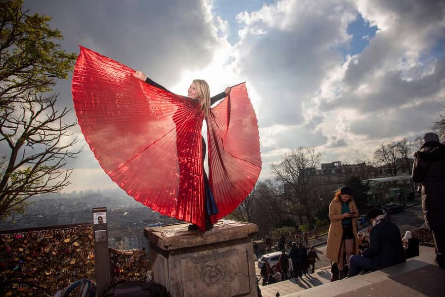 Paris: Opera Singer Guide in Montmartre - Listening between the landmarks