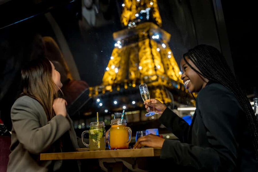 Paris: Seine River Champagne Dinner Cruise with Live Music - At a glance