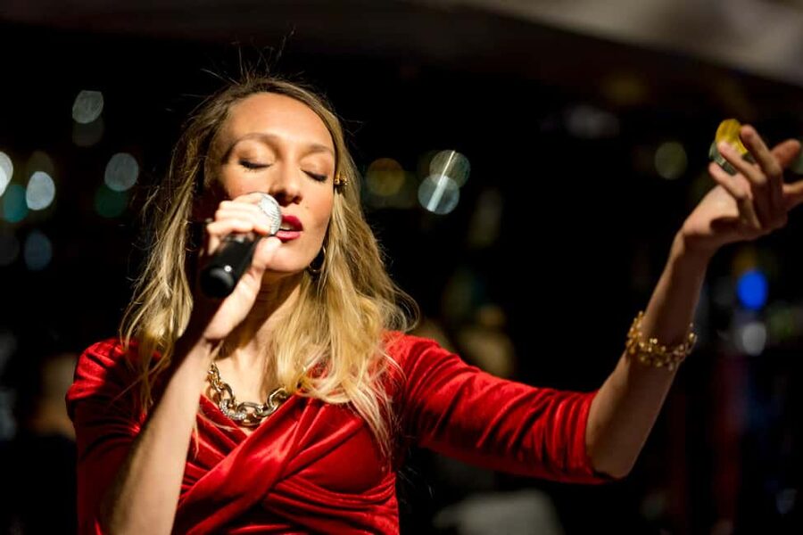 Paris: Seine River Champagne Dinner Cruise with Live Music - A dinner cruise with Paris as the backdrop
