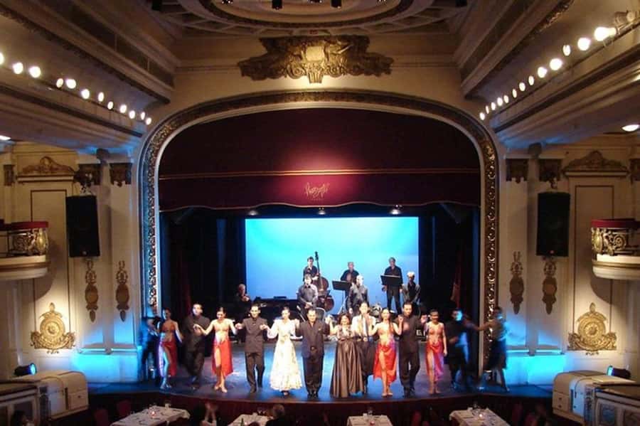 Piazzolla Tango Show in Buenos Aires (with optional dinner) - Arriving at Galería Güemes on Florida Street
