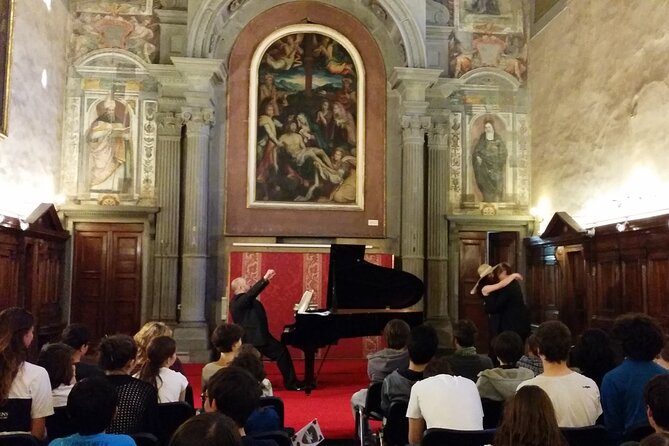 Pizza Dinner and Italian Opera Arias Concert in Florence - Finding Santa Monaca Church after dinner