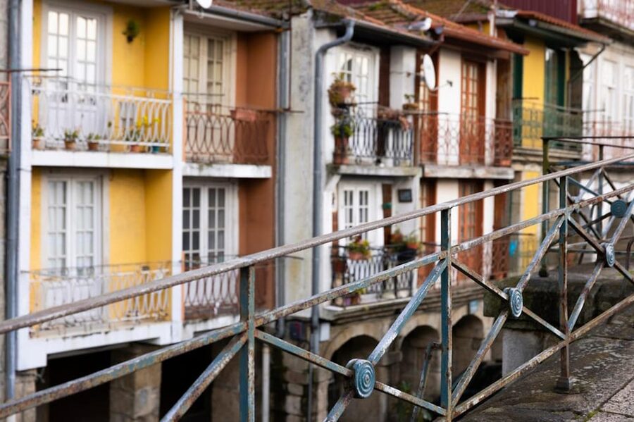 Porto: An Intimate Fado Show in a Historical Tavern - The Port Wine: A Small but Welcome Extra