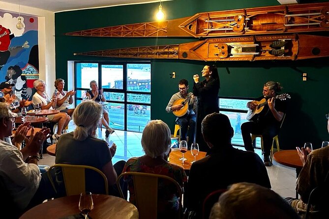 Porto: Authentic Fado Music by the River - What the one-hour performance feels like