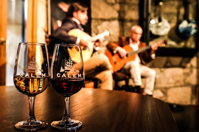 Porto: Cálem Cellar Tour, Live Fado Show and Wine Tasting - A 45-minute fado performance in the cellars