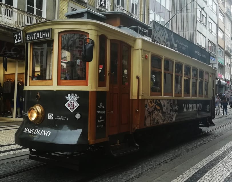 Porto: Fado Show with Dinner in a Traditional Fado House - Who should book this Fado evening