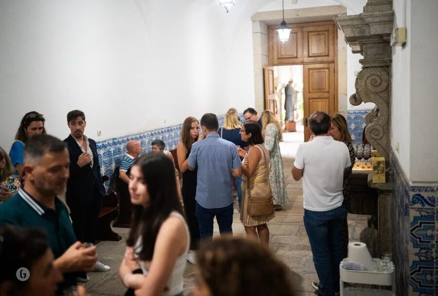 “Porto: Fado Show with Guided Tour in a Historic Monastery” - Why this Porto Fado experience feels different
