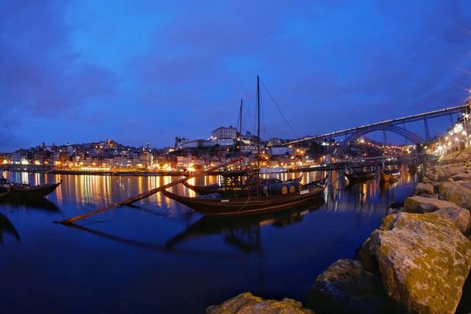 Porto Heritage Night Tour With Fado Show And Dinner Included - The 7 p.m. start and the meeting-point problem