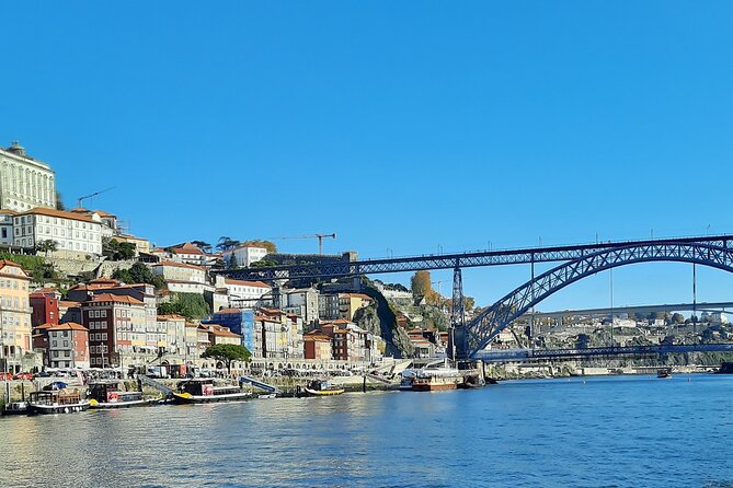 Porto Heritage Night Tour With Fado Show And Dinner Included - The guides make a real difference