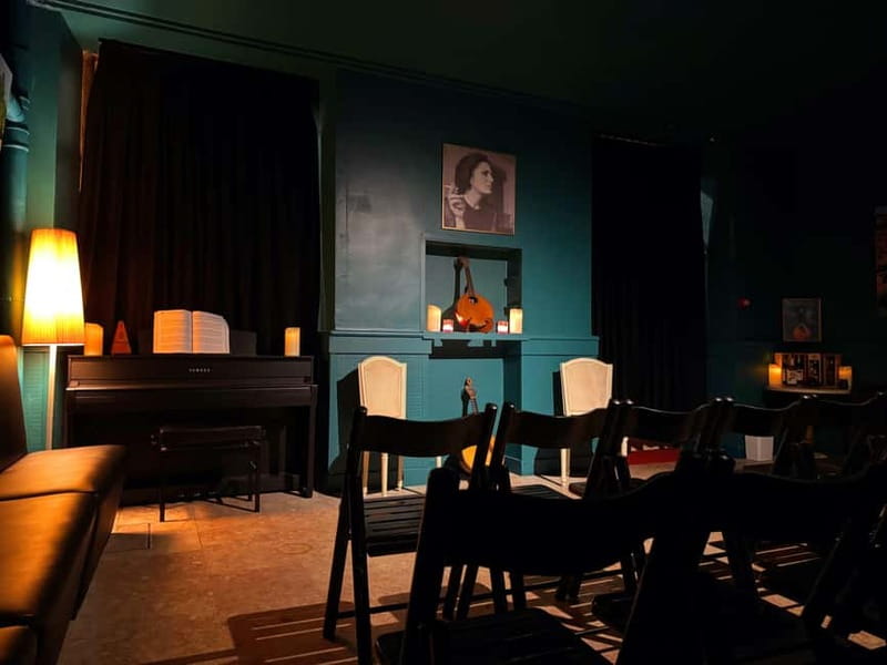 Porto: Intimate Fado Show & Port Wine in Trindade Noble Hall - Why the multilingual storytelling matters