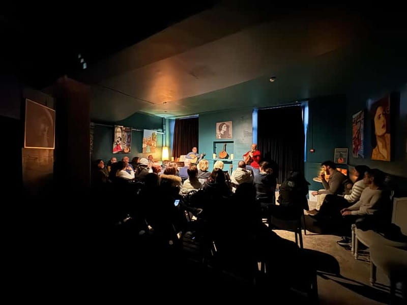Porto: Intimate Fado Show & Port Wine in Trindade Noble Hall - Timing, seating, and finding the right place