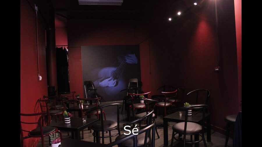 Porto: Live Fado Show with Glass of Port Wine - What the hour actually includes