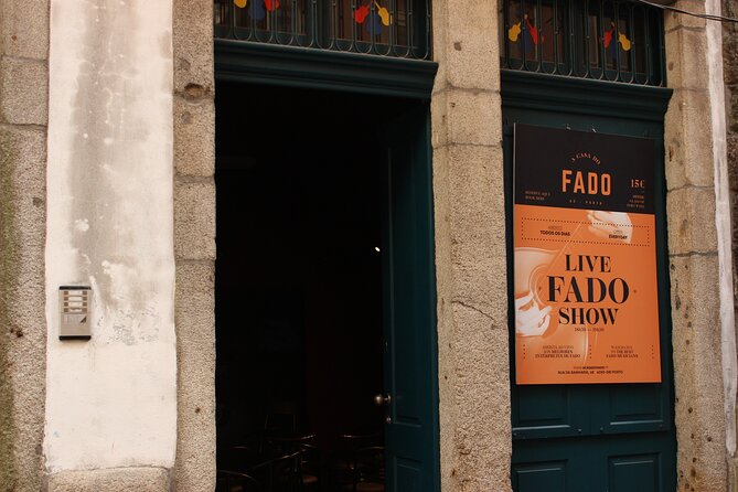 Porto: Live Fado with a Glass of Port Wine at Casa do Fado Sé - A small Porto room made for Fado